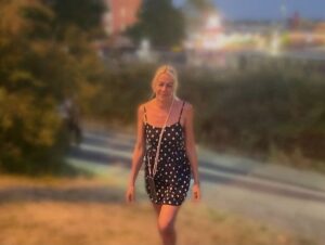 Miley-Weasel Porno Video: fi**date auf der Partymeile !! Hier knallt nicht nur....
