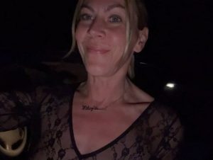 Miley-Weasel Porno Video: Krasser gehts nicht!! Fremder Trucker fi**t mich mitten auf der Strasse !!