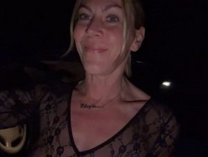 Miley-Weasel Porno Video: Krasser gehts nicht!! Fremder Trucker fi**t mich mitten auf der Strasse !! Special !!