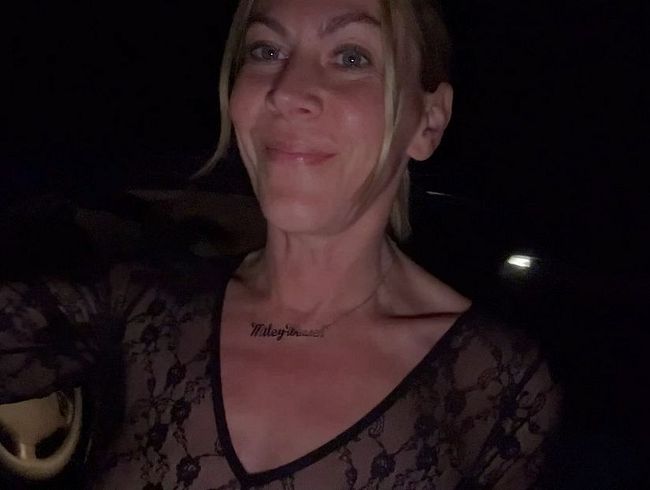 Miley-Weasel Porno Video: Krasser gehts nicht!! Fremder Trucker fi**t mich mitten auf der Strasse !! Special !!