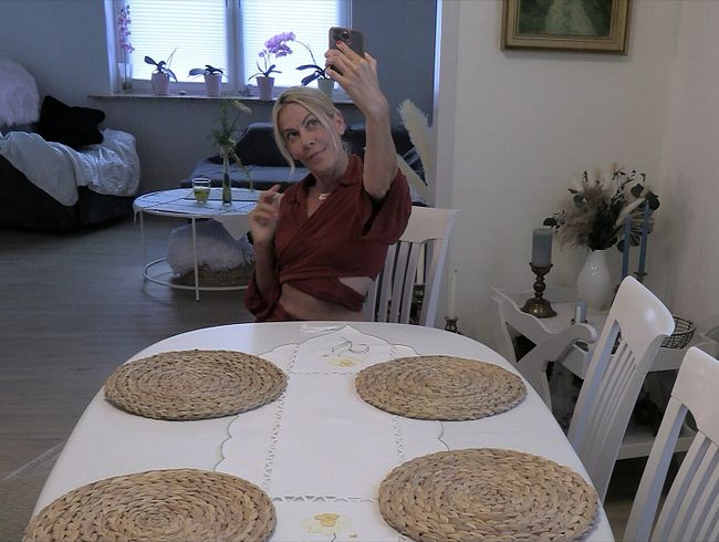 Miley-Weasel Porno Video: Megasper*aDusche !!! Komplett eingekleistert in Nylons