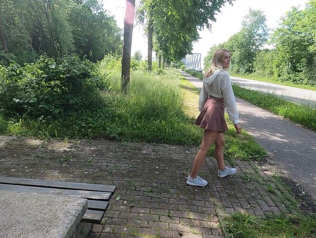 Miley-Weasel Porno Video: Mutig genug ? fi**st du mich am Strassenrand ??