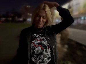 Miley-Weasel Porno Video: Nach dem Konzert...Fremder Typ spri**t Alles rein !!