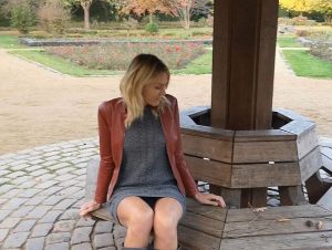 Miley-Weasel Porno Video: WOW!! Versaute Schlampe...ars**fi** im Park !!